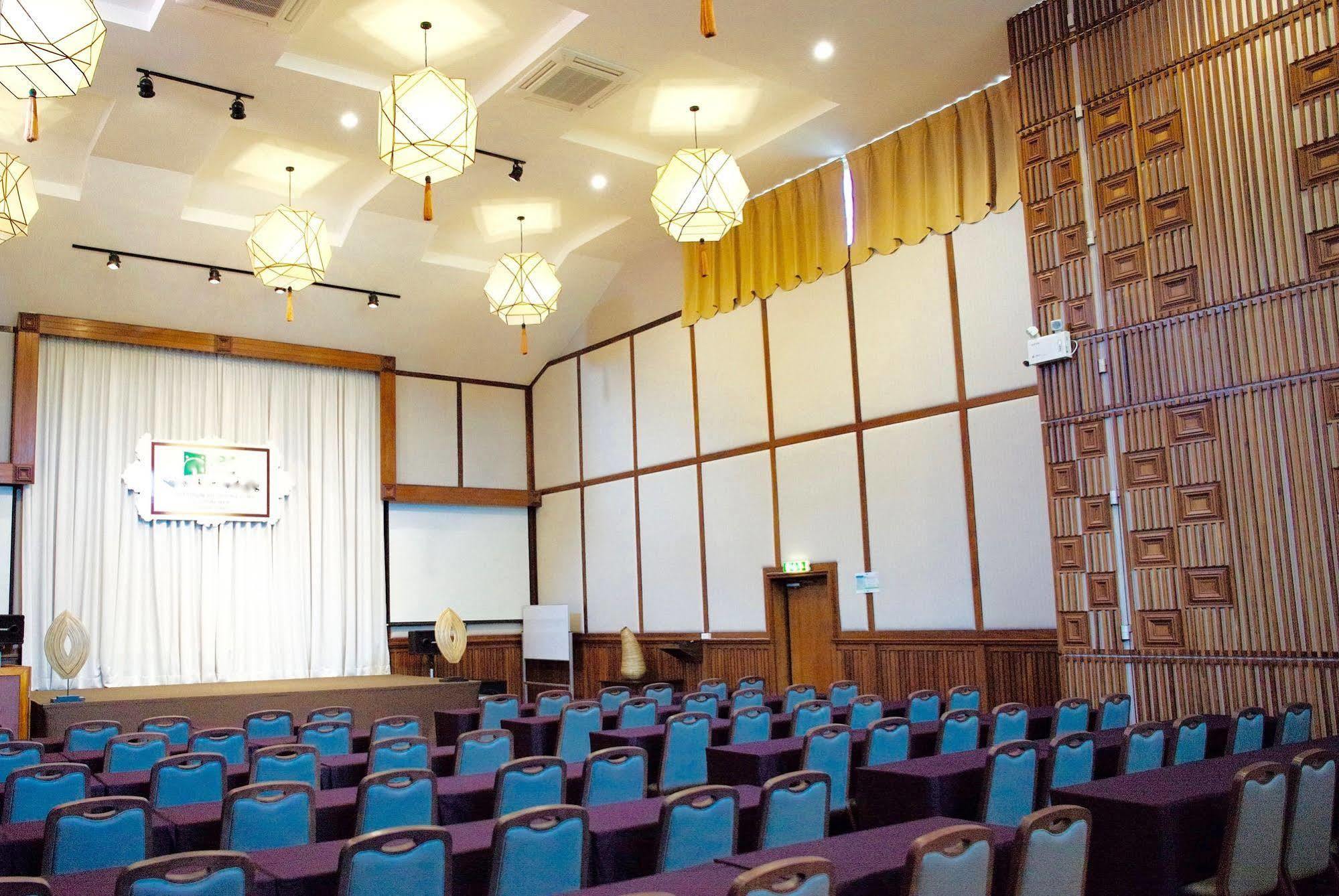 J. Park Hotel Чонбурі Екстер'єр фото